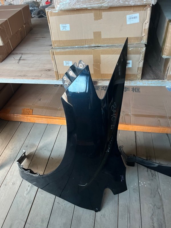 Крыло Mazda Cx7 ER3P L3VDT 2007 переднее левое (б/у) Крыло Mazda Cx7 ER3P L3VDT 2007 переднее левое (б/у)