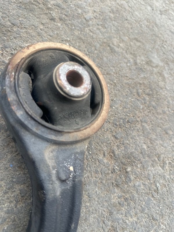 Рычаг Honda ACCORD CW2 K24A 2010 передний левый (б/у) Рычаг Honda ACCORD CW2 K24A 2010 передний левый (б/у)