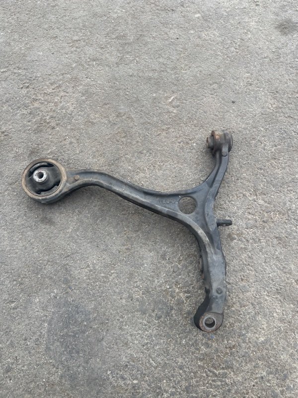 Рычаг Honda ACCORD CW2 K24A 2010 передний правый (б/у) Рычаг Honda ACCORD CW2 K24A 2010 передний правый (б/у)