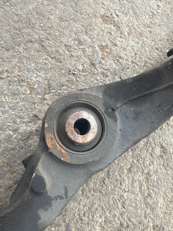 Рычаг Honda ACCORD CW2 K24A 2010 передний правый (б/у) Рычаг Honda ACCORD CW2 K24A 2010 передний правый (б/у)