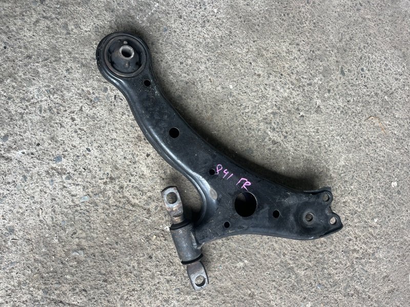 Рычаг Toyota Camry ACV40 2AZ-FE 2009 передний правый (б/у) Рычаг Toyota Camry ACV40 2AZ-FE 2009 передний правый (б/у)