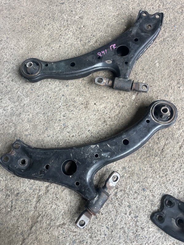 Рычаг Toyota Camry ACV40 2AZ-FE 2009 передний левый (б/у) Рычаг Toyota Camry ACV40 2AZ-FE 2009 передний левый (б/у)