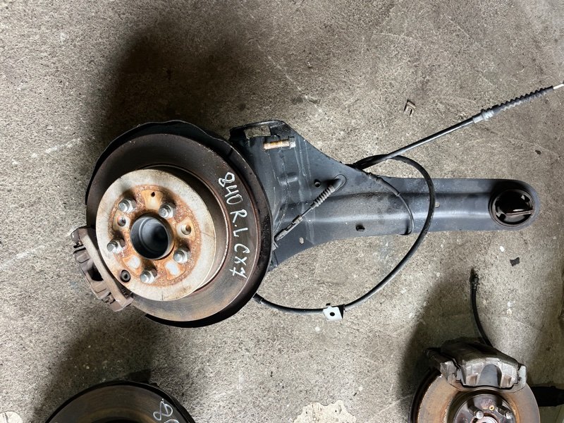 Ступица Mazda Cx7 ER3P L3VDT 2007 задняя левая (б/у) Ступица Mazda Cx7 ER3P L3VDT 2007 задняя левая (б/у)