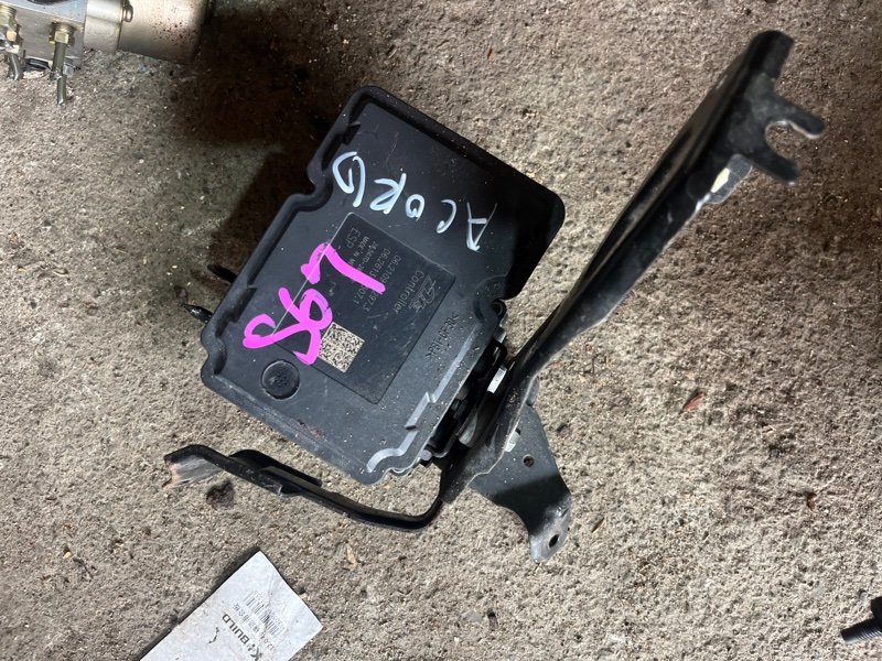 Блок abs Honda ACCORD CW2 K24A 2009 (б/у) Блок abs Honda ACCORD CW2 K24A 2009 (б/у)