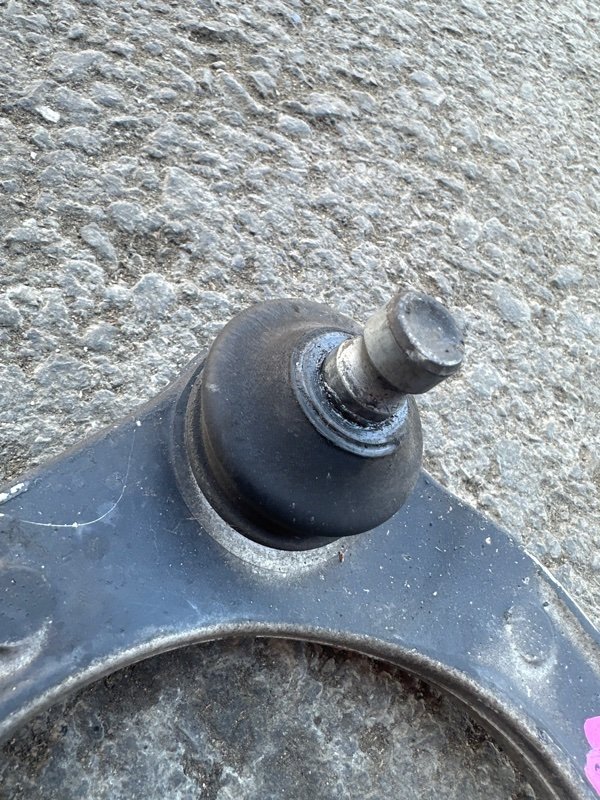 Рычаг Nissan fuga KY51 VQ37VHR 2009 передний левый (б/у) Рычаг Nissan fuga KY51 VQ37VHR 2009 передний левый (б/у)