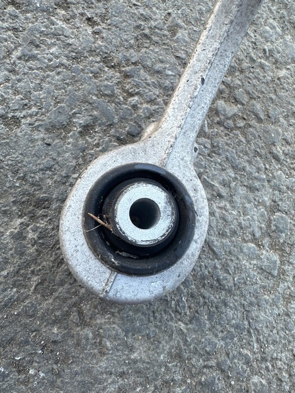 Рычаг BMW x5 FE30-0LK95948 N52B30AF 2008 передний левый (б/у) Рычаг BMW x5 FE30-0LK95948 N52B30AF 2008 передний левый (б/у)