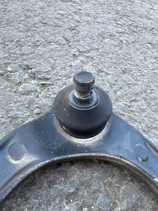 Рычаг Nissan fuga KY51 VQ37VHR 2009 передний правый (б/у) Рычаг Nissan fuga KY51 VQ37VHR 2009 передний правый (б/у)