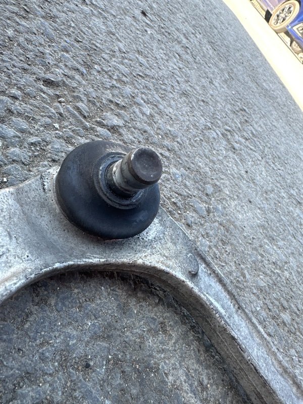 Рычаг Nissan fuga KY51 VQ37VHR 2010 передний правый (б/у) Рычаг Nissan fuga KY51 VQ37VHR 2010 передний правый (б/у)