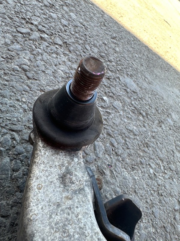 Рычаг Nissan fuga KY51 VQ37VHR 2010 передний левый (б/у) Рычаг Nissan fuga KY51 VQ37VHR 2010 передний левый (б/у)