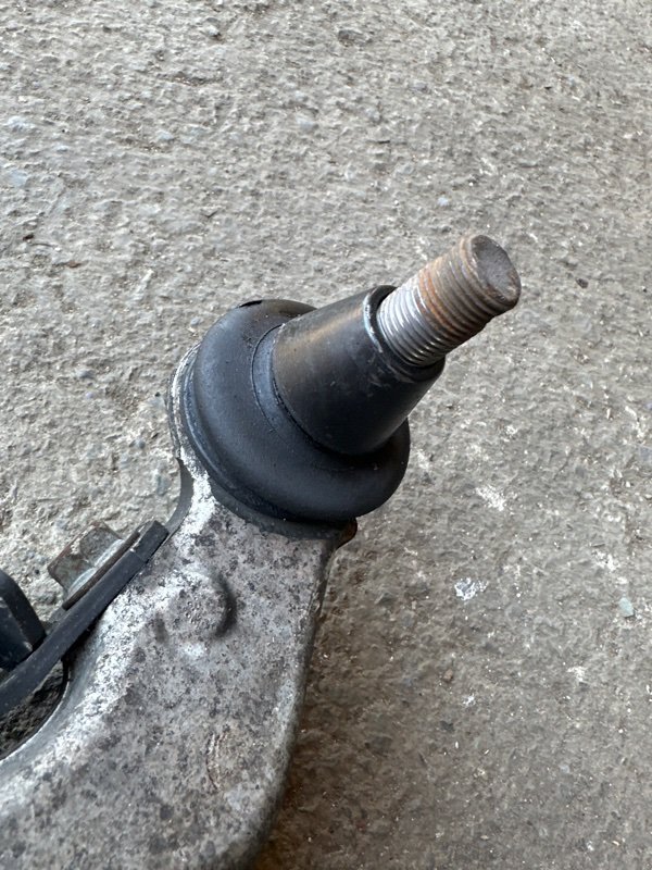 Рычаг Nissan fuga KY51 VQ37VHR 2010 передний правый (б/у) Рычаг Nissan fuga KY51 VQ37VHR 2010 передний правый (б/у)