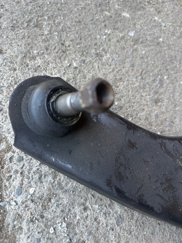 Рычаг Suzuki Escudo TD54 J20A 2007 передний правый (б/у) Рычаг Suzuki Escudo TD54 J20A 2007 передний правый (б/у)