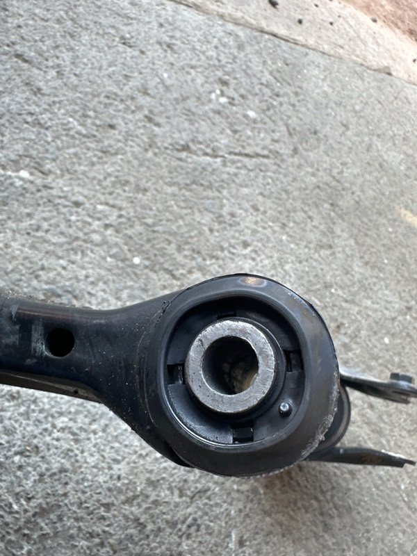 Рычаг Mazda Cx7 ER3P L3VDT 2007 передний правый (б/у) Рычаг Mazda Cx7 ER3P L3VDT 2007 передний правый (б/у)