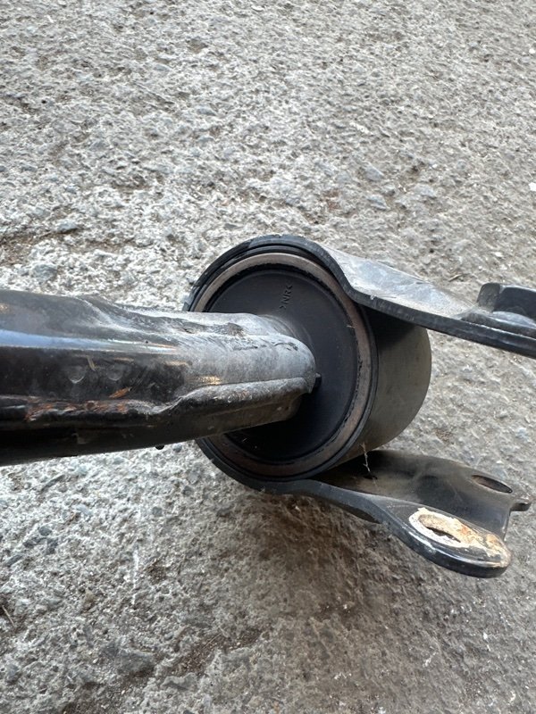 Рычаг Mazda Cx7 ER3P L3VDT 2007 передний правый (б/у) Рычаг Mazda Cx7 ER3P L3VDT 2007 передний правый (б/у)