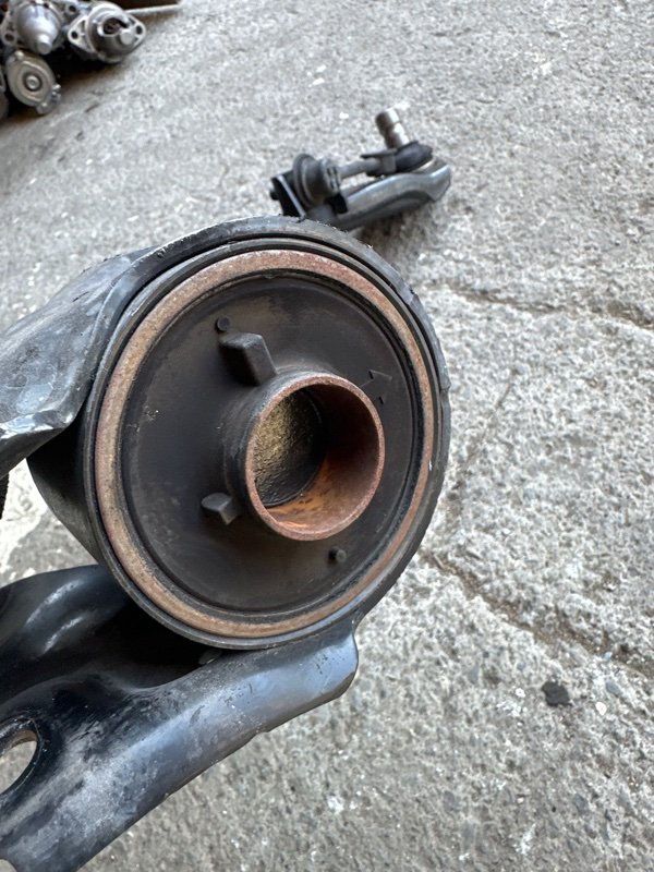 Рычаг Mazda Cx7 ER3P L3VDT 2007 передний правый (б/у) Рычаг Mazda Cx7 ER3P L3VDT 2007 передний правый (б/у)