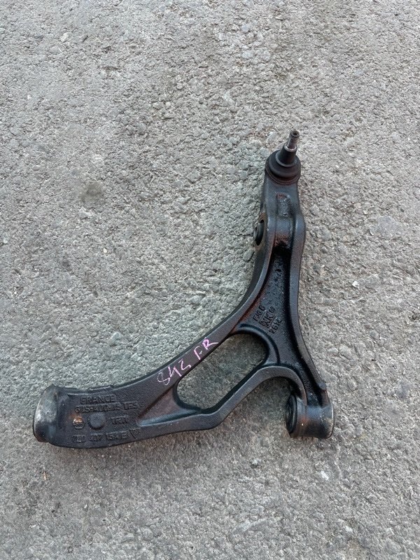 Рычаг Honda ACCORD CW2 K24A 2010 передний правый (б/у) Рычаг Honda ACCORD CW2 K24A 2010 передний правый (б/у)