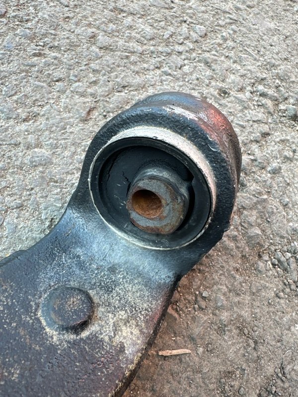 Рычаг Honda ACCORD CW2 K24A 2010 передний правый (б/у) Рычаг Honda ACCORD CW2 K24A 2010 передний правый (б/у)