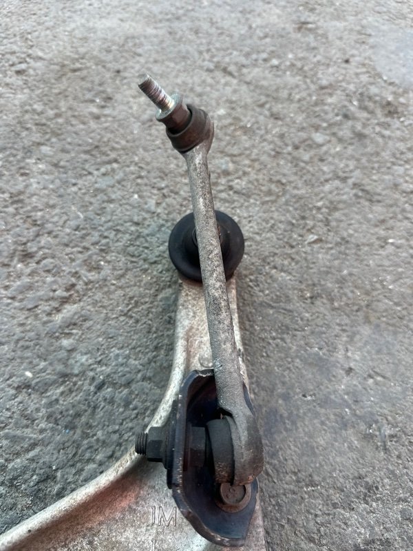 Рычаг Nissan fuga KY51 VQ37VHR 2010 задний правый (б/у) Рычаг Nissan fuga KY51 VQ37VHR 2010 задний правый (б/у)