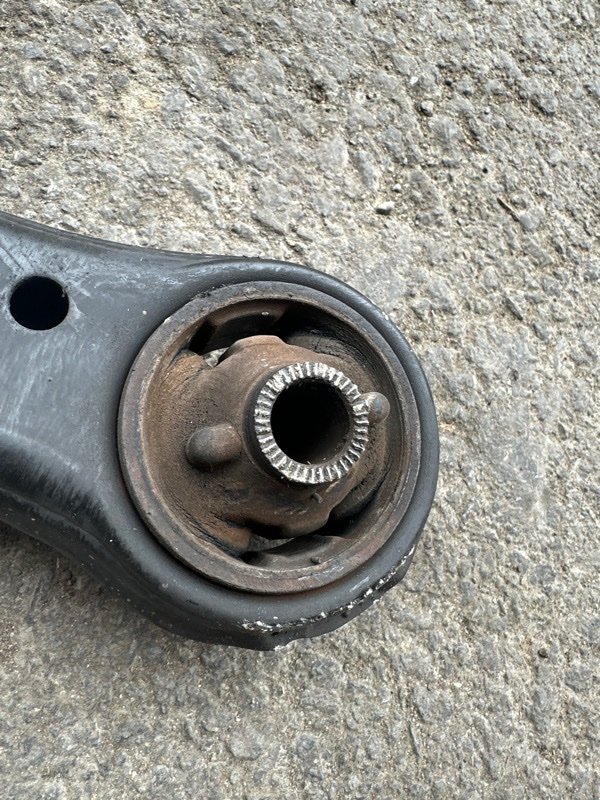 Рычаг Toyota Camry ACV40 2AZFE 2007 передний правый (б/у) Рычаг Toyota Camry ACV40 2AZFE 2007 передний правый (б/у)