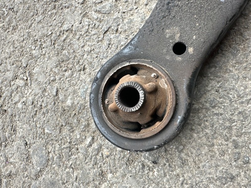 Рычаг Toyota Camry ACV40 2AZFE 2007 передний правый (б/у) Рычаг Toyota Camry ACV40 2AZFE 2007 передний правый (б/у)