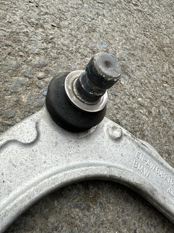 Рычаг BMW x5 FE30-0LK95948 N52B30AF 2008 передний правый (б/у) Рычаг BMW x5 FE30-0LK95948 N52B30AF 2008 передний правый (б/у)