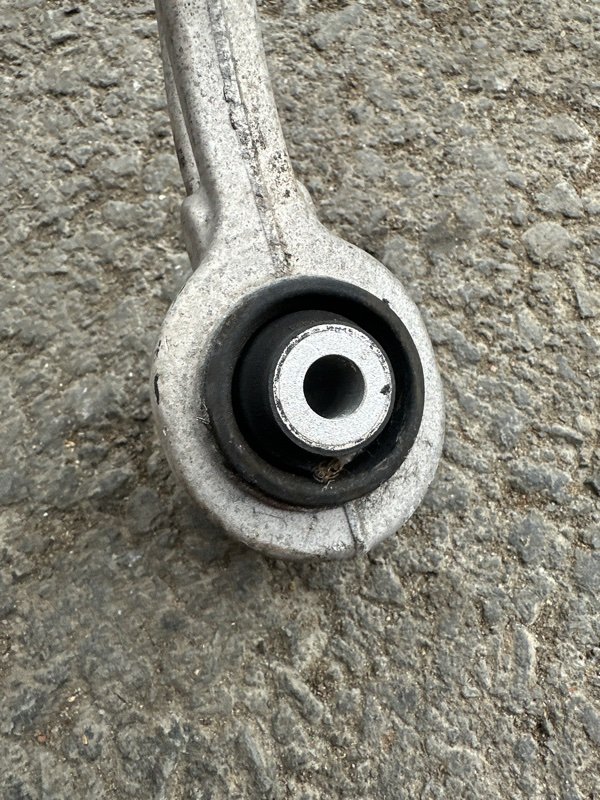 Рычаг BMW x5 FE30-0LK95948 N52B30AF 2008 передний правый (б/у) Рычаг BMW x5 FE30-0LK95948 N52B30AF 2008 передний правый (б/у)