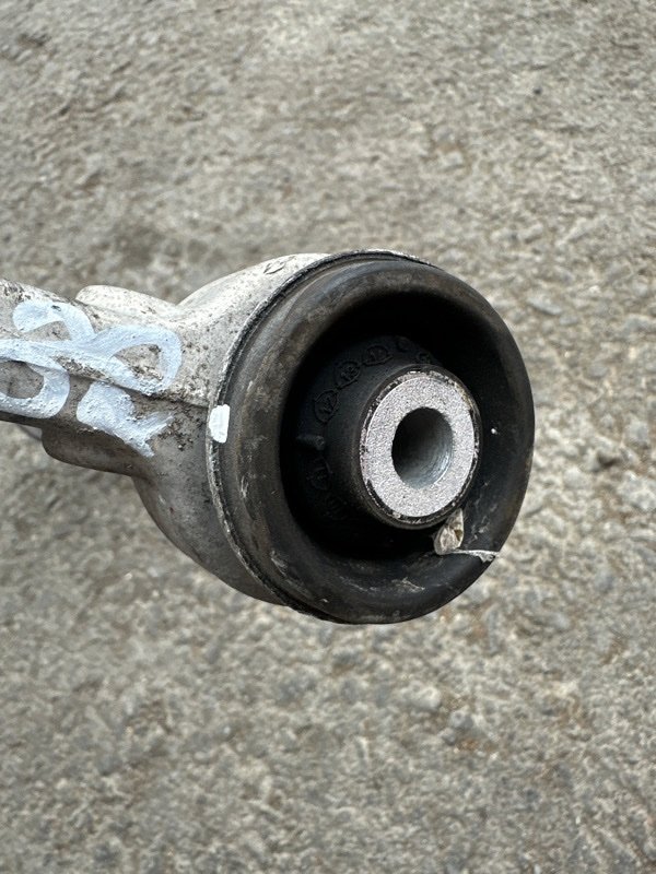 Рычаг BMW x5 FE30-0LK95948 N52B30AF 2008 передний правый (б/у) Рычаг BMW x5 FE30-0LK95948 N52B30AF 2008 передний правый (б/у)