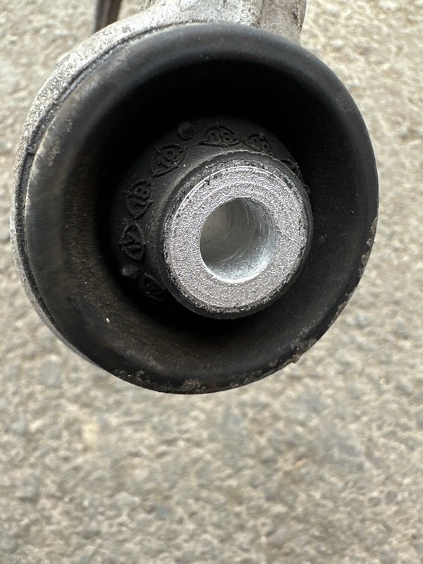 Рычаг BMW x5 E70 M57D30A 2012 передний левый (б/у) Рычаг BMW x5 E70 M57D30A 2012 передний левый (б/у)