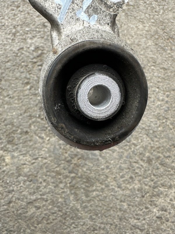 Рычаг BMW x5 E70 M57D30A 2012 передний левый (б/у) Рычаг BMW x5 E70 M57D30A 2012 передний левый (б/у)