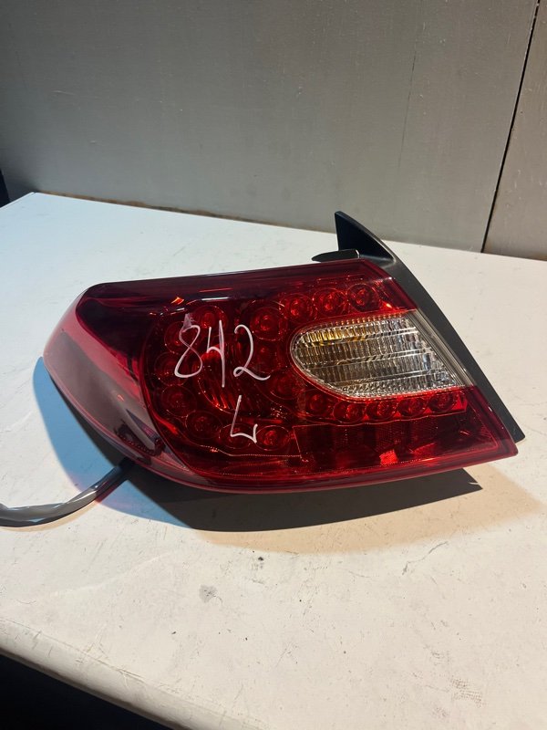 Стоп-сигнал Nissan fuga KY51 VQ37VHR 2009 задний левый (б/у) Стоп-сигнал Nissan fuga KY51 VQ37VHR 2009 задний левый (б/у)