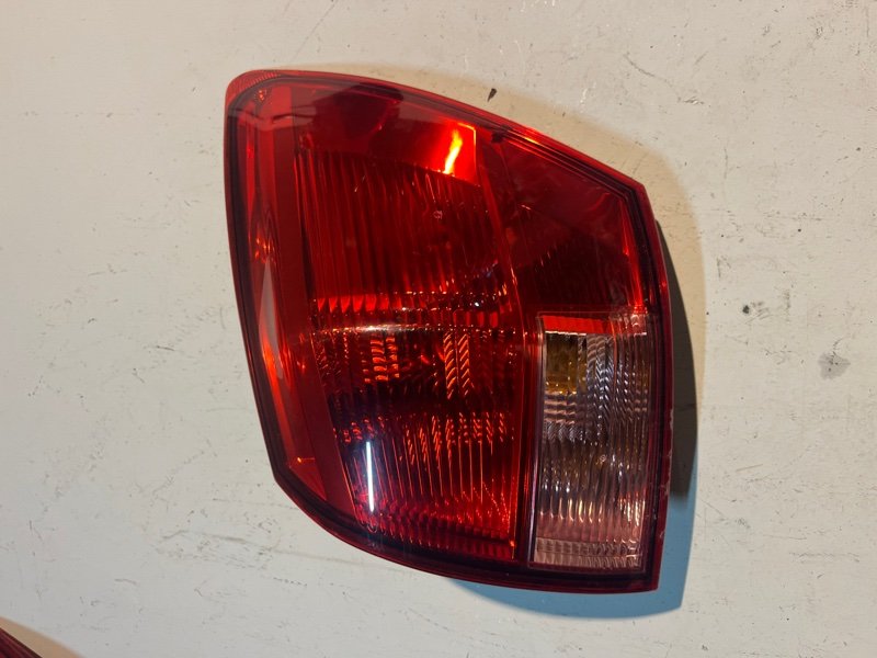 Стоп-сигнал Nissan DUALIS KNJ10 MR20DE 2008 задний правый (б/у) Стоп-сигнал Nissan DUALIS KNJ10 MR20DE 2008 задний правый (б/у)