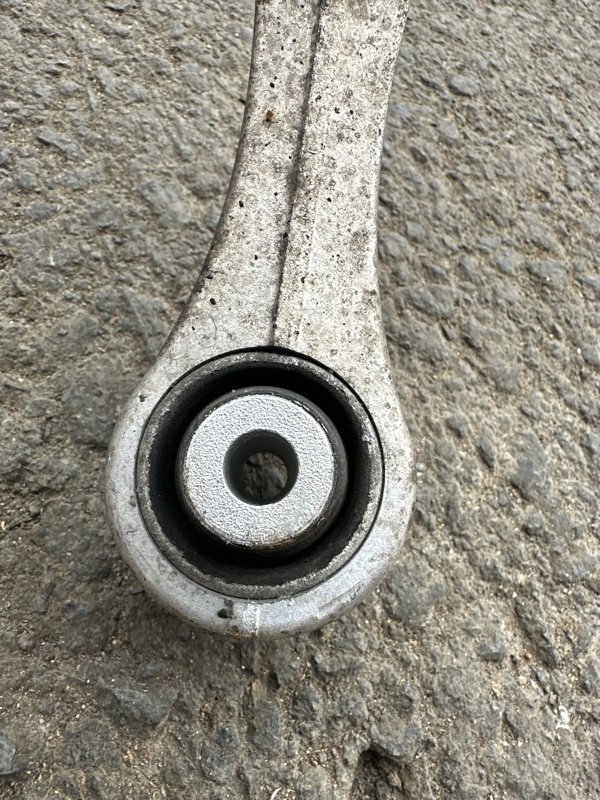 Рычаг BMW x5 E70 M57D30A 2012 передний (б/у) Рычаг BMW x5 E70 M57D30A 2012 передний (б/у)