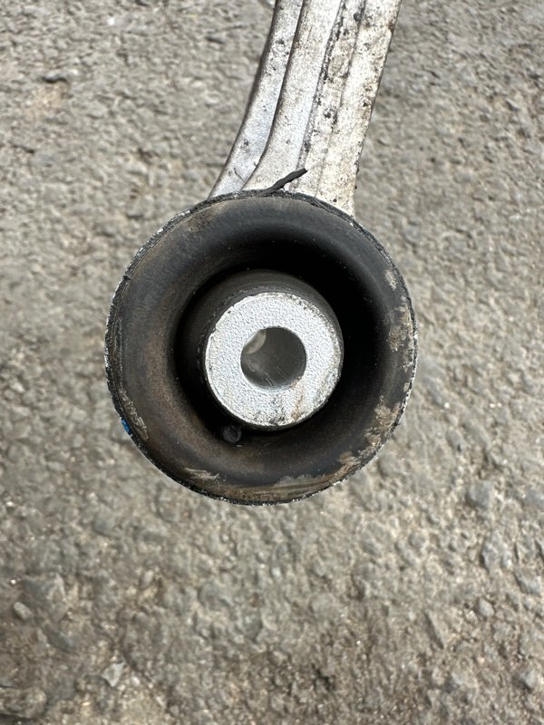 Рычаг BMW x5 E70 M57D30A 2012 передний (б/у) Рычаг BMW x5 E70 M57D30A 2012 передний (б/у)