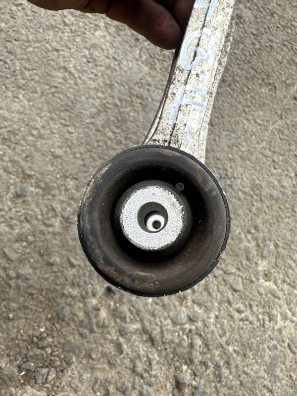 Рычаг BMW x5 E70 M57D30A 2012 передний (б/у) Рычаг BMW x5 E70 M57D30A 2012 передний (б/у)