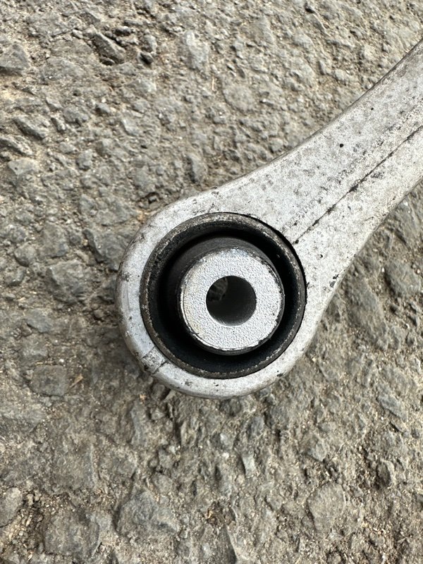 Рычаг BMW x5 E70 M57D30A 2012 передний (б/у) Рычаг BMW x5 E70 M57D30A 2012 передний (б/у)