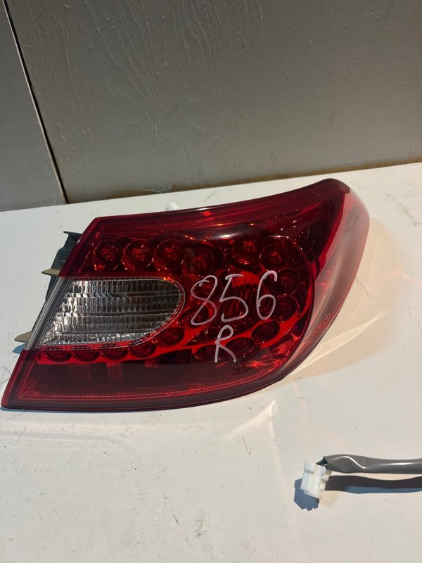 Стоп-сигнал Nissan fuga KY51 VQ37VHR 2010 задний правый (б/у) Стоп-сигнал Nissan fuga KY51 VQ37VHR 2010 задний правый (б/у)