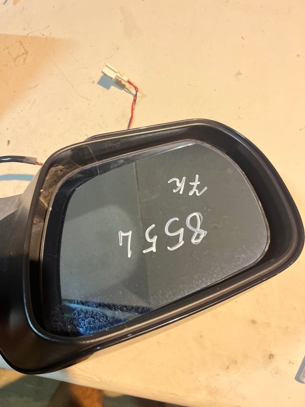 Зеркало Suzuki Escudo TD54 J20A 2007 левое (б/у) Зеркало Suzuki Escudo TD54 J20A 2007 левое (б/у)