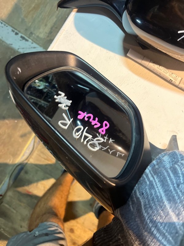 Зеркало Mazda Cx7 ER3P L3VDT 2007 правое (б/у) Зеркало Mazda Cx7 ER3P L3VDT 2007 правое (б/у)