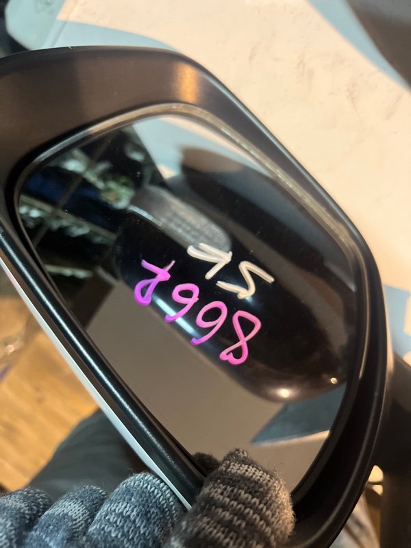 Зеркало Mazda Cx7 ER3P L3VDT 2007 правое (б/у) Зеркало Mazda Cx7 ER3P L3VDT 2007 правое (б/у)