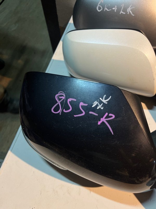 Зеркало Suzuki Escudo TD54 J20A 2007 правое (б/у) Зеркало Suzuki Escudo TD54 J20A 2007 правое (б/у)