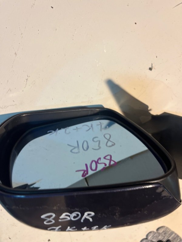 Зеркало Suzuki Escudo TD54 J20A 2007 правое (б/у) Зеркало Suzuki Escudo TD54 J20A 2007 правое (б/у)