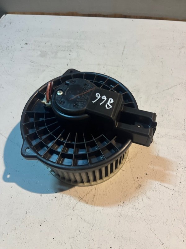 Мотор печки Mazda Cx7 ER3P L3VDT 2007 (б/у) Мотор печки Mazda Cx7 ER3P L3VDT 2007 (б/у)