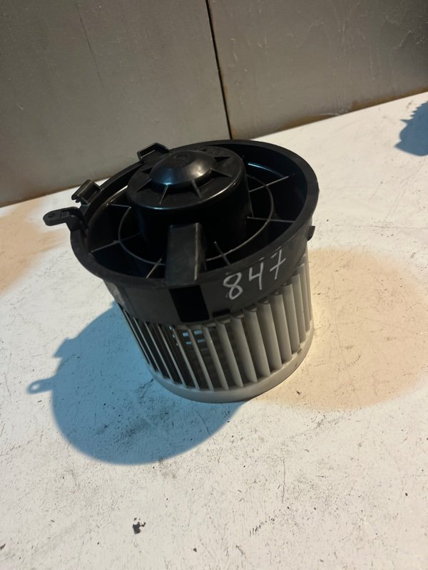 Мотор печки Nissan DUALIS KNJ10 MR20DE 2008 (б/у) Мотор печки Nissan DUALIS KNJ10 MR20DE 2008 (б/у)