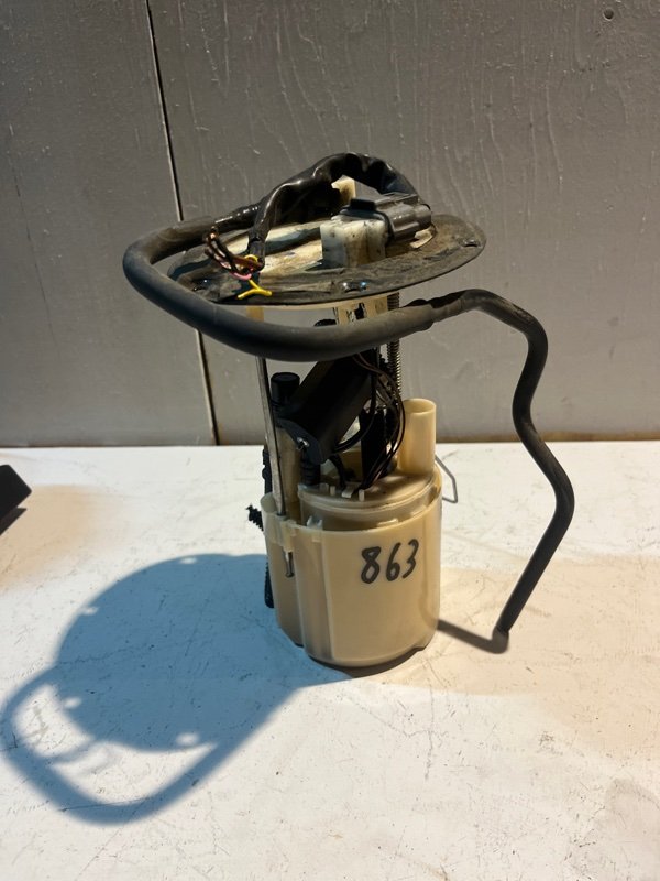 Топливный насос Nissan fuga KY51 VQ37VHR 2010 (б/у) Топливный насос Nissan fuga KY51 VQ37VHR 2010 (б/у)