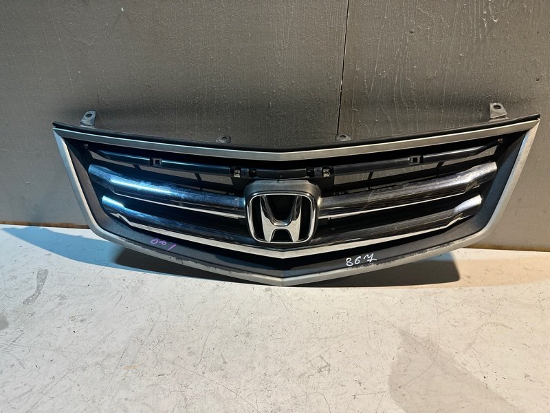 Решетка радиатора Honda ACCORD CW2 K24A 2009 (б/у) Решетка радиатора Honda ACCORD CW2 K24A 2009 (б/у)