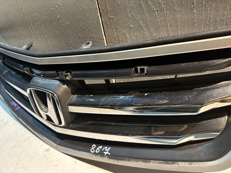 Решетка радиатора Honda ACCORD CW2 K24A 2009 (б/у) Решетка радиатора Honda ACCORD CW2 K24A 2009 (б/у)