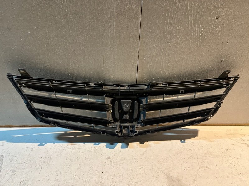 Решетка радиатора Honda ACCORD CW2 K24A 2009 (б/у) Решетка радиатора Honda ACCORD CW2 K24A 2009 (б/у)