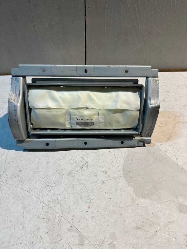 Airbag пассажирский Nissan fuga KY51 VQ37VHR 2010 (б/у) Airbag пассажирский Nissan fuga KY51 VQ37VHR 2010 (б/у)