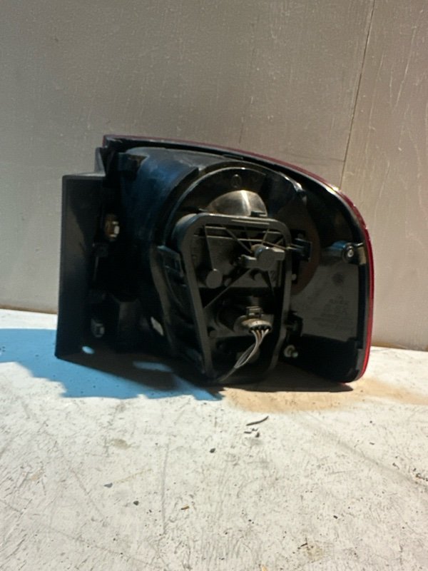 Стоп volkswagen TOUAREG 7L7 BHK 2008 задний левый (б/у) Стоп volkswagen TOUAREG 7L7 BHK 2008 задний левый (б/у)