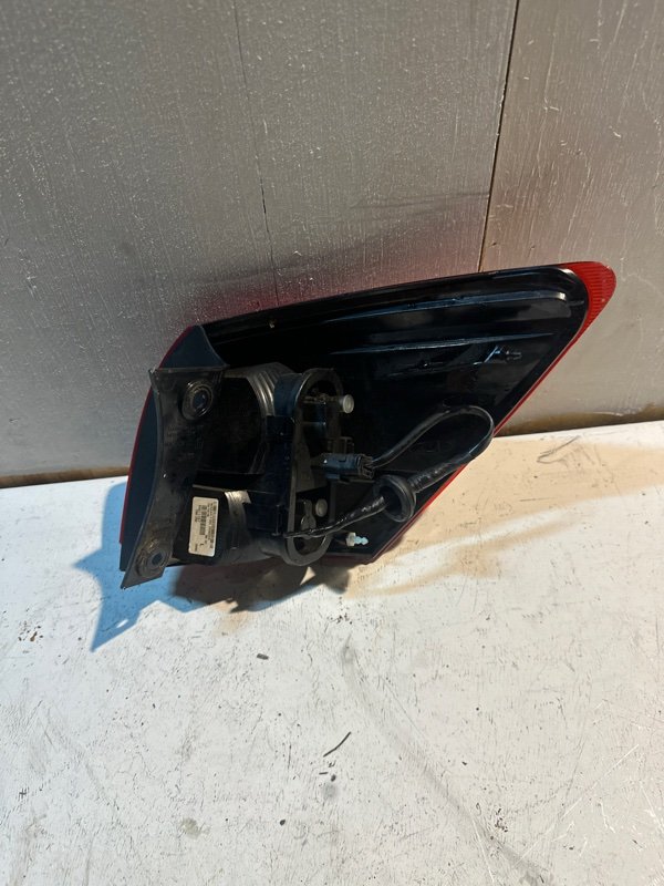 Стоп Nissan DUALIS NJ10 MR20DE 2007 задний левый (б/у) Стоп Nissan DUALIS NJ10 MR20DE 2007 задний левый (б/у)