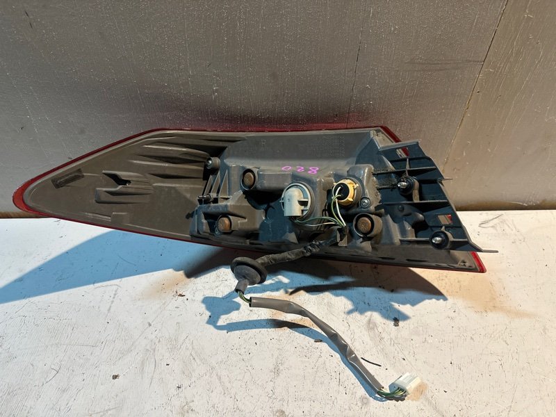 Стоп Nissan fuga KY51 VQ37HR 2010 задний правый (б/у) Стоп Nissan fuga KY51 VQ37HR 2010 задний правый (б/у)